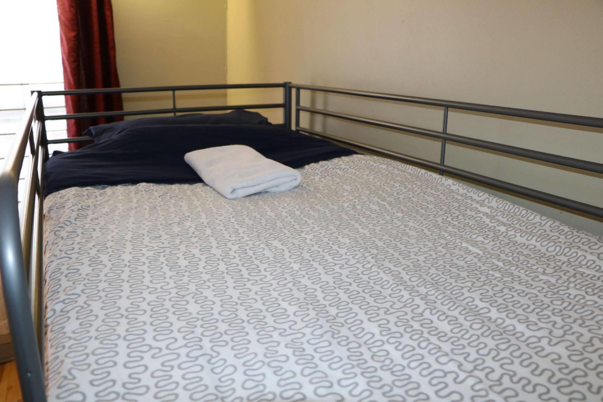 Auberge Reboot Hostel Монреаль Екстер'єр фото