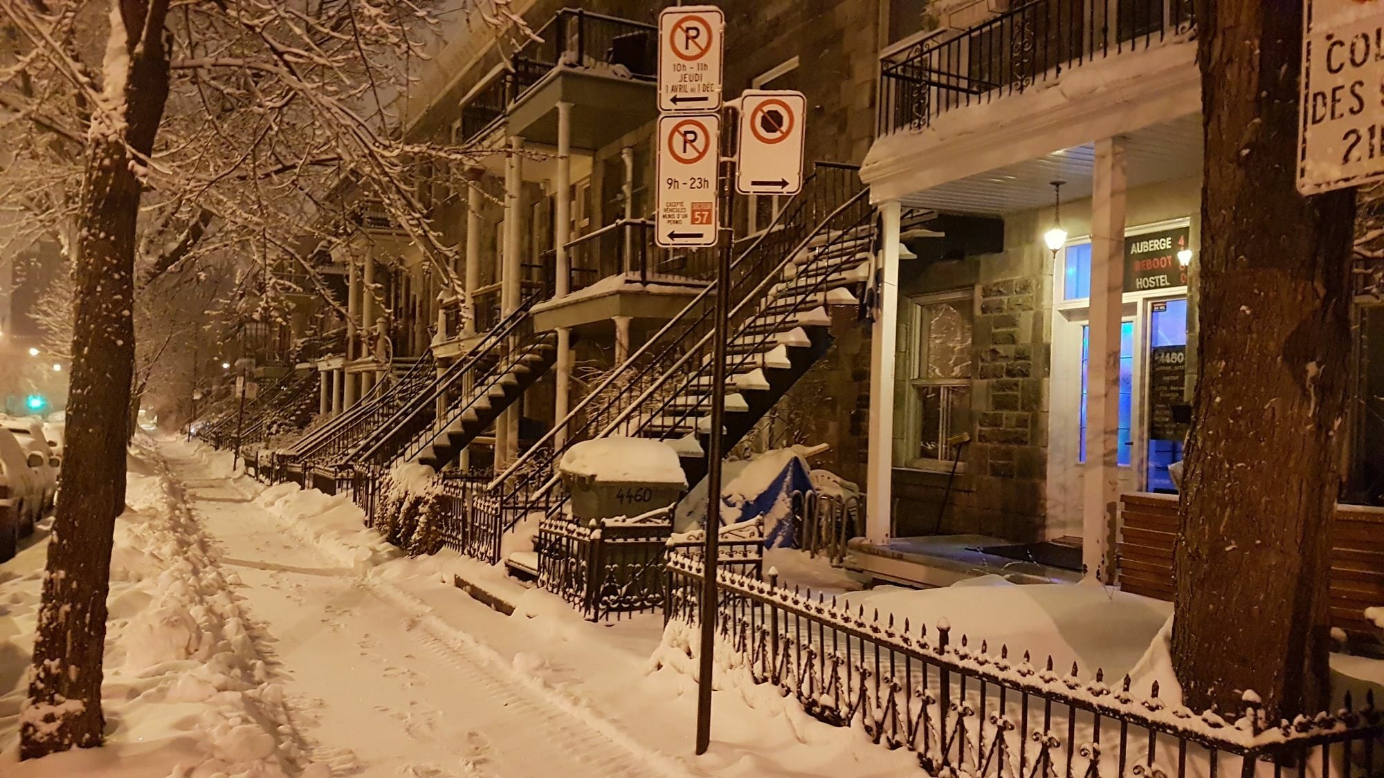 Auberge Reboot Hostel Монреаль Екстер'єр фото